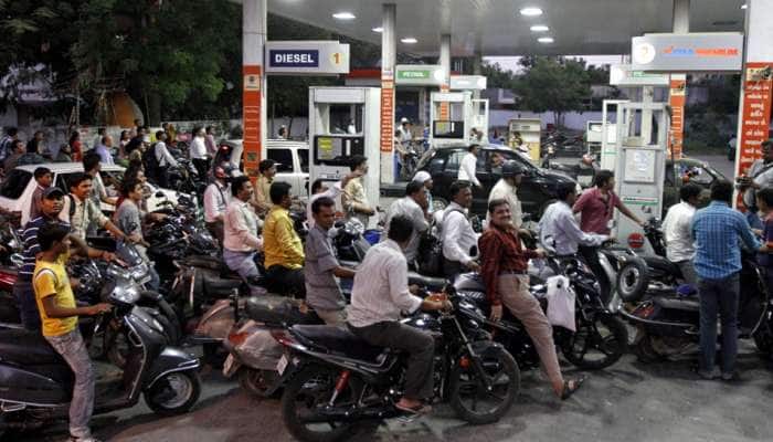 தொடர்ந்து ஏழாவது நாளாக பெட்ரோல் விலை இன்றும் குறைவு! தொடர்ந்து ஏழாவது நாளாக பெட்ரோல் விலை இன்றும் குறைவு!