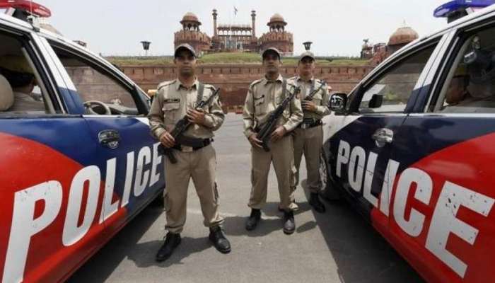 டெல்லி தேர்தல்: பாதுகாப்பு பணியில் 40 ஆயிரம் வீரர்கள்; 545 வாக்குச் சாவடிகள் ஆபத்தானவை டெல்லி தேர்தல்: பாதுகாப்பு பணியில் 40 ஆயிரம் வீரர்கள்; 545 வாக்குச் சாவடிகள் ஆபத்தானவை