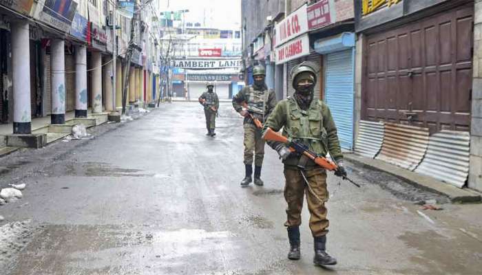 J&K எல்லையில் பாகிஸ்தான் அத்துமீறி நடத்திய தாக்குதலில் ஒரு வீரர் பலி J&K எல்லையில் பாகிஸ்தான் அத்துமீறி நடத்திய தாக்குதலில் ஒரு வீரர் பலி