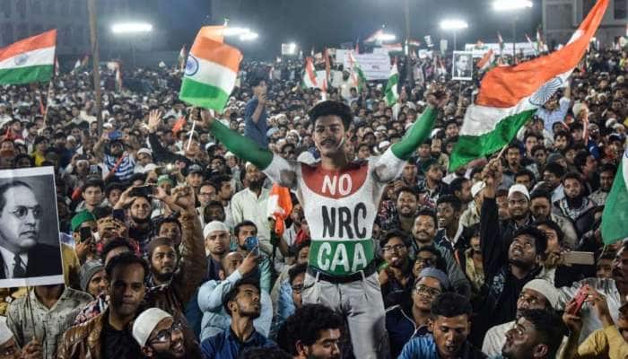 CAA, NRC-க்கு எதிரான போராட்டங்களை கண்காணிக்க 6 சிறப்பு அதிகாரிகள் நியமனம்! CAA, NRC-க்கு எதிரான போராட்டங்களை கண்காணிக்க 6 சிறப்பு அதிகாரிகள் நியமனம்!