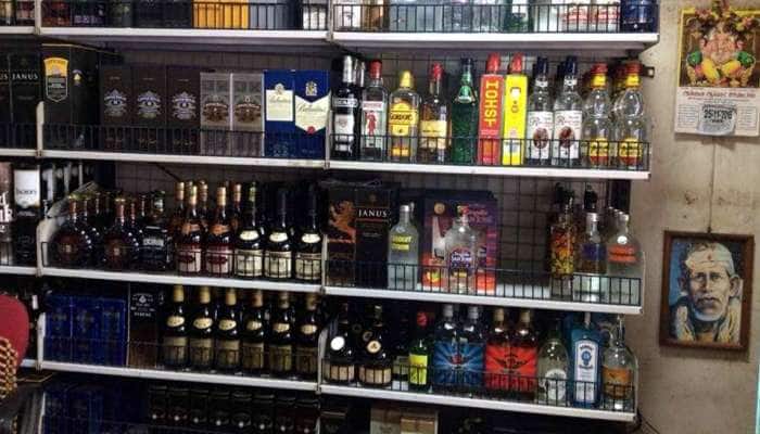 குடிமக்களே!... முந்துங்கள்; மது பாட்டில்கள் விலை குறைய வாய்ப்பு! குடிமக்களே!... முந்துங்கள்; மது பாட்டில்கள் விலை குறைய வாய்ப்பு!