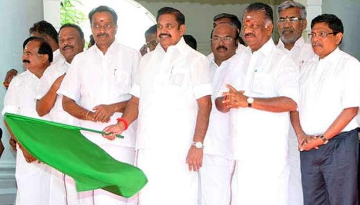 கீழடியில் 6ஆம் கட்ட அகழாய்வுப் பணிகளை தொடங்கி வைத்தார் முதல்வர் பழனிசாமி! கீழடியில் 6ஆம் கட்ட அகழாய்வுப் பணிகளை தொடங்கி வைத்தார் முதல்வர் பழனிசாமி!