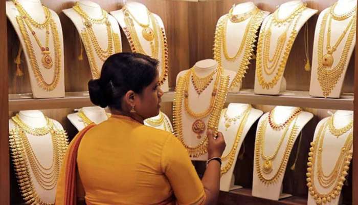 தமிழகத்தில் மளமளவென உயரும் தங்கம், வெள்ளியின் விலை..! தமிழகத்தில் மளமளவென உயரும் தங்கம், வெள்ளியின் விலை..!