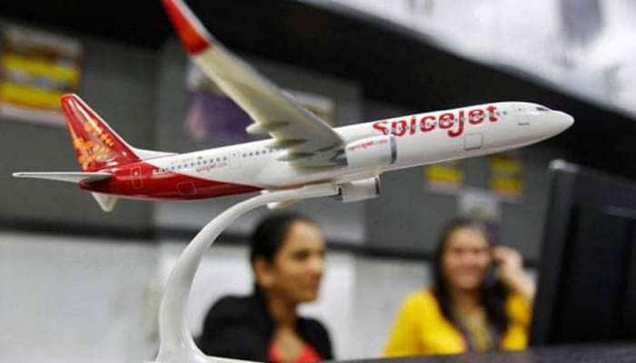 180 பேருடன் அவசர அவசரமாக தரையிறங்கிய SpiceJet விமானம்.. எரிபொருள் கசிவு என சந்தேகம் title=