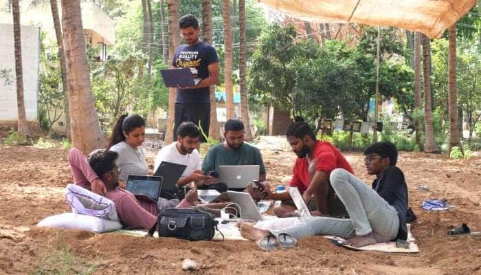 கொரோனா வைரஸ்: கிராமத்தை நோக்கி நகர்ந்த பெங்களூர் IT நிறுவனம்!