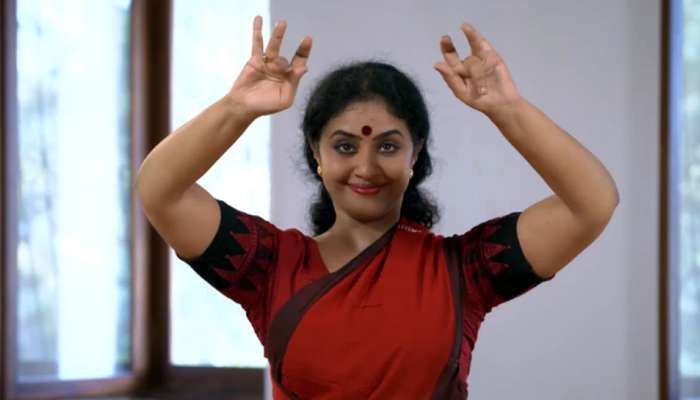 மோகினியாட்டத்தின் மூலம் கொரோனா விழிப்புணர்வு; வைரலாகும் Video! மோகினியாட்டத்தின் மூலம் கொரோனா விழிப்புணர்வு; வைரலாகும் Video!
