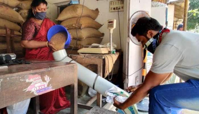 இன்று முதல் ரேஷன் கடைகளில் ரூ. 500 மலிவு விலை மளிகை பொருட்கள் வழங்கப்படும் இன்று முதல் ரேஷன் கடைகளில் ரூ. 500 மலிவு விலை மளிகை பொருட்கள் வழங்கப்படும்