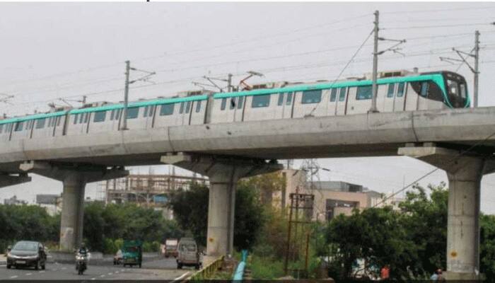 Delhi Metro: முகமூடிகள், ஆரோக்யா சேது இ-பாஸ் கட்டாயம்; காய்ச்சல் அறிகுறிகள் இருந்தால் நுழைவு இல்லை Delhi Metro: முகமூடிகள், ஆரோக்யா சேது இ-பாஸ் கட்டாயம்; காய்ச்சல் அறிகுறிகள் இருந்தால் நுழைவு இல்லை