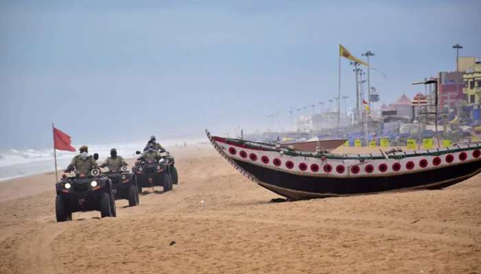 ஆம்பன் சூறாவளி எச்சரிக்கை; கடலோர மக்களை வெளியேற்றும் பணியில் ஒடிசா... ஆம்பன் சூறாவளி எச்சரிக்கை; கடலோர மக்களை வெளியேற்றும் பணியில் ஒடிசா...