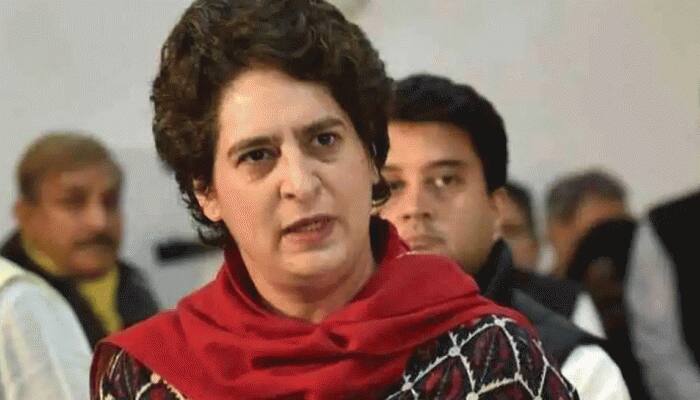 BJP கொடியை ஏற்றிக் கொள்ளுங்கள். ஆனால் அவர்களுக்கு உதவி செய்யுங்கள்: பிரியங்கா BJP கொடியை ஏற்றிக் கொள்ளுங்கள். ஆனால் அவர்களுக்கு உதவி செய்யுங்கள்: பிரியங்கா