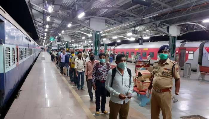புலம்பெயர்ந்த தொழிலாளர்களிடம் பயண கட்டணம் வசூலிக்க கூடாது -உச்சநீதிமன்றம்... புலம்பெயர்ந்த தொழிலாளர்களிடம் பயண கட்டணம் வசூலிக்க கூடாது -உச்சநீதிமன்றம்...