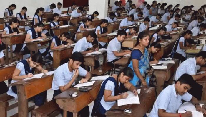 ஜூலை 1-15 முதல் நடைபெறவுள்ள 10, 12 ஆம் வகுப்பு தேர்வுகளுக்கான விதிமுறைகளை CBSE வெளியீடு ஜூலை 1-15 முதல் நடைபெறவுள்ள 10, 12 ஆம் வகுப்பு தேர்வுகளுக்கான விதிமுறைகளை CBSE வெளியீடு