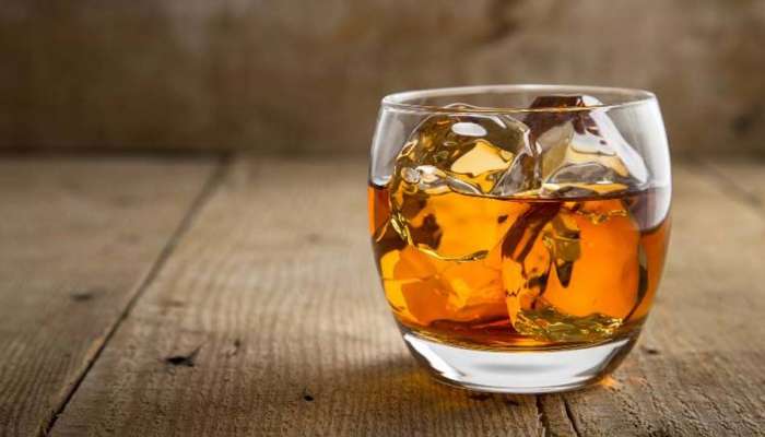 ஆண்களை விட இளம் பெண்களே மது பிரியர்களாக உள்ளனர்; ஆய்வில் தகவல்! ஆண்களை விட இளம் பெண்களே மது பிரியர்களாக உள்ளனர்; ஆய்வில் தகவல்!