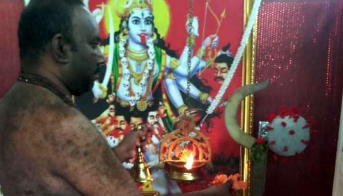 கொரோனாவை விரட்டும் ‘கொரோனா தேவி’ கோவில்; கேரளாவில் உதயமானது! கொரோனாவை விரட்டும் ‘கொரோனா தேவி’ கோவில்; கேரளாவில் உதயமானது!