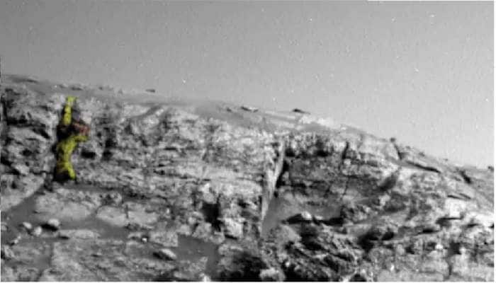 NASA வெளியிட்டுள்ள செவ்வாய் கிரக படத்தில் காணப்படும் வேற்று கிரக போர்வீரர்…!!! NASA வெளியிட்டுள்ள செவ்வாய் கிரக படத்தில் காணப்படும் வேற்று கிரக போர்வீரர்…!!!