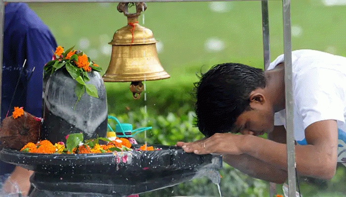 பிரதோஷ விரதம் 2020: சிவனை வழிபடுவதற்கான முழுமையான முறை.......