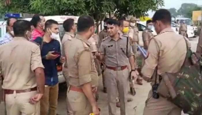 Kanpur Encounter: ரவுடி-போலீசார் மோதல்; DSP உட்பட எட்டு உ.பி. போலீசார் பரிதாபமாக மரணம் Kanpur Encounter: ரவுடி-போலீசார் மோதல்; DSP உட்பட எட்டு உ.பி. போலீசார் பரிதாபமாக மரணம்