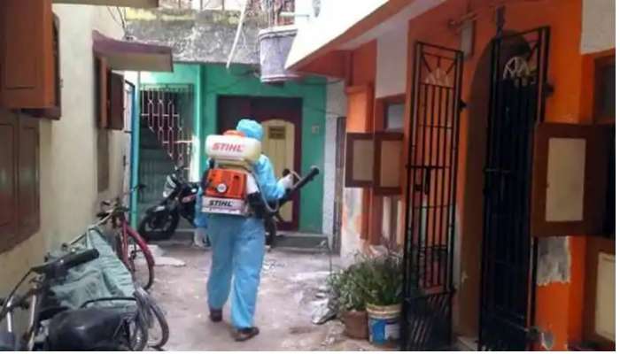 சேலம்: மும்பை சென்று வந்த நபர் மூலம் 20 பேருக்கு பரவிய கொரோனா சேலம்: மும்பை சென்று வந்த நபர் மூலம் 20 பேருக்கு பரவிய கொரோனா