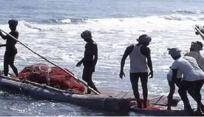 மீனவர்கள் தாயகம் திரும்ப வேண்டும்: தமிழக முதல்வர் கோரிக்கை மீனவர்கள் தாயகம் திரும்ப வேண்டும்: தமிழக முதல்வர் கோரிக்கை