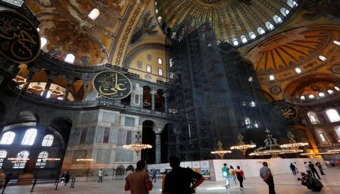 Hagia Sophia: சர்ச்-மசூதி-யுனெஸ்கோ பாரம்பரிய அருங்காட்சியகம்-மசூதி title=