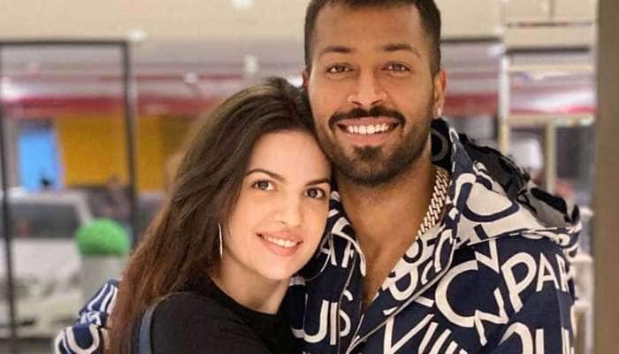 SeePic: மடியில் காதலி நடாசா.... கையில் குழந்தையை வைத்து கொஞ்சும் ஹர்திக் பாண்ட்யா!! SeePic: மடியில் காதலி நடாசா.... கையில் குழந்தையை வைத்து கொஞ்சும் ஹர்திக் பாண்ட்யா!!