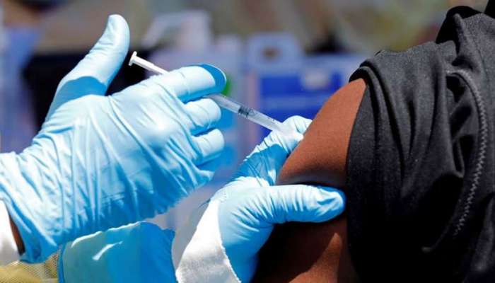Covaxin: இந்தியாவின் முதல் கோவிட் -19 தடுப்பூசி சோதனை 30 வயதான நபருக்கு செலுத்தப்பட்டது Covaxin: இந்தியாவின் முதல் கோவிட் -19 தடுப்பூசி சோதனை 30 வயதான நபருக்கு செலுத்தப்பட்டது