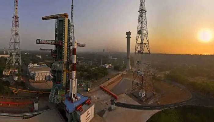 தனது ராணுவ தளங்களை கடக்கும் இந்தியாவின் 'கெளடில்யா'வை கண்டு பிரமிக்கும் டிராகன் தனது ராணுவ தளங்களை கடக்கும் இந்தியாவின் 'கெளடில்யா'வை கண்டு பிரமிக்கும் டிராகன்