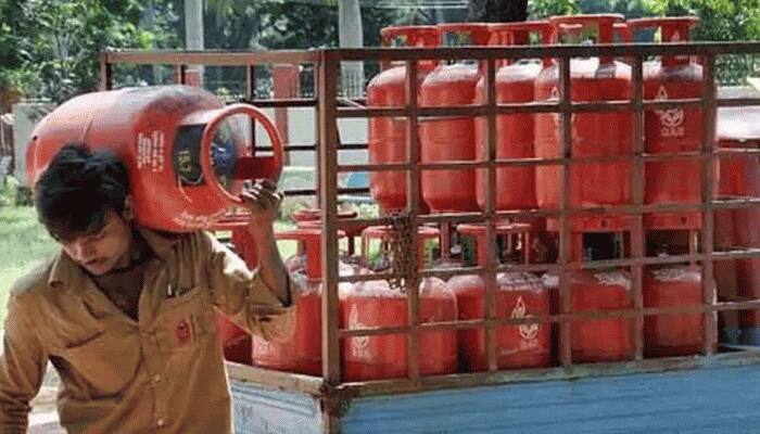 வந்துவிட்டது ஆகஸ்ட் மாதத்திற்கான LPG சிலிண்டரின் புதிய விலைகள், இங்கே பாருங்கள்