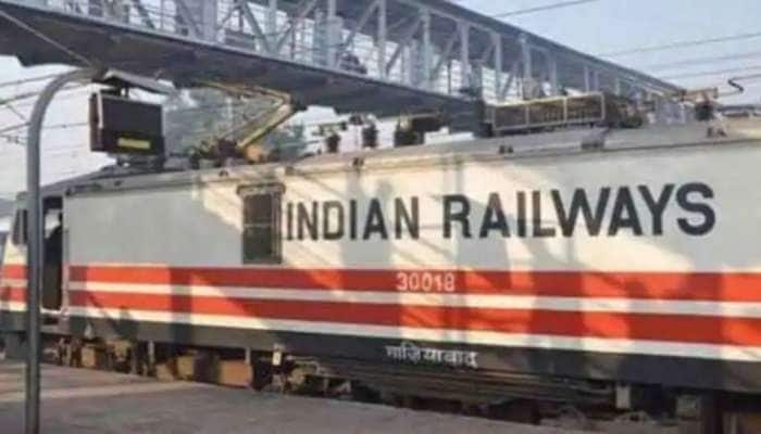 பயணிகளின் கனிவான கவனத்திற்கு: சில ரயில்களின் அட்டவணை மற்றும் வழித்தடத்தில் மாற்றம்!! பயணிகளின் கனிவான கவனத்திற்கு: சில ரயில்களின் அட்டவணை மற்றும் வழித்தடத்தில் மாற்றம்!!