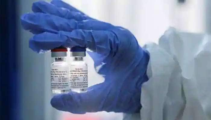 உலகின் முதல் கோவிட் -19 தடுப்பூசி: ரஷ்யாவிடம் 100 கோடி தடுப்பூசி ஆர்டர் செய்த 20 நாடுகள் உலகின் முதல் கோவிட் -19 தடுப்பூசி: ரஷ்யாவிடம் 100 கோடி தடுப்பூசி ஆர்டர் செய்த 20 நாடுகள்