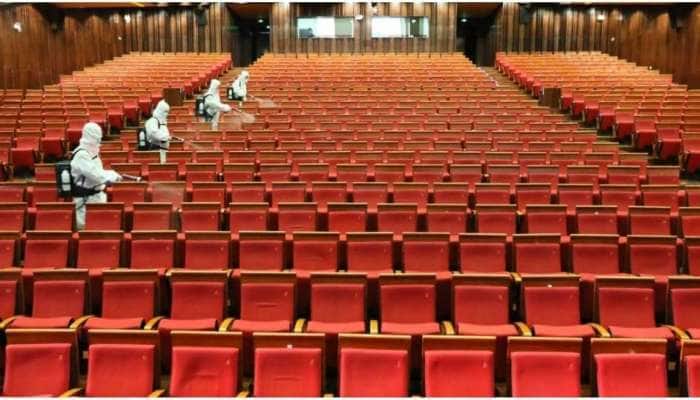 அடுத்த மாதம் திறக்கக்கூடும் திரையரங்குகள்: கடுமையான விதிமுறைகள் பின்பற்றப்படும்!! அடுத்த மாதம் திறக்கக்கூடும் திரையரங்குகள்: கடுமையான விதிமுறைகள் பின்பற்றப்படும்!!