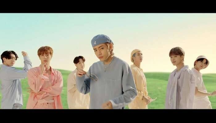 Watch Video: You Tube-ல் பட்டையைக் கிளப்பும் K-POP BTS-ன் புதிய பாடல் Dynamite!!