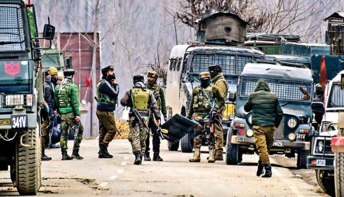 J&K புல்வாமா என்கவுண்டர்: பாதுகாப்பு படையினரால் 3 பயங்கரவாதிகள் சுட்டுக் கொலை... J&K புல்வாமா என்கவுண்டர்: பாதுகாப்பு படையினரால் 3 பயங்கரவாதிகள் சுட்டுக் கொலை...
