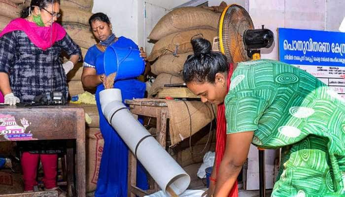 இனி தமிழகத்திலும் வீடு தேடி வரும் ரேஷன் பொருட்கள்... அம்மா நகரும் ரேஷன் கடை திட்டம்!!