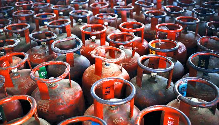 LPG Cylinder Price: அக்டோபர் மாதத்திற்கான LPG சிலிண்டரின் விலை என்ன?