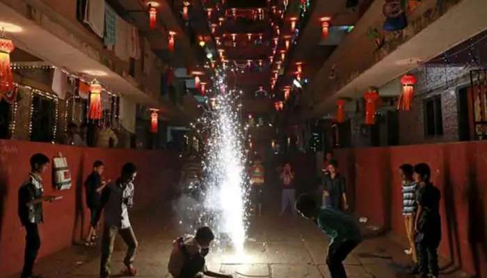 தசரா, தீபாவளி பண்டிகைக்கான புதிய வழிகாட்டுதலை வெளியிட்ட மத்திய அரசு - முழு விவரம்!! தசரா, தீபாவளி பண்டிகைக்கான புதிய வழிகாட்டுதலை வெளியிட்ட மத்திய அரசு - முழு விவரம்!!