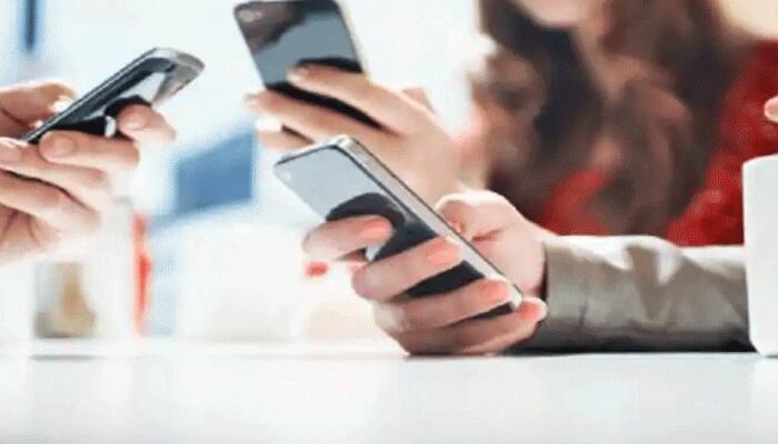 10000 ரூபாய் விலையில் சிறந்த தொலைபேசிகள் இவையே...முழு விவரம் இங்கே! 10000 ரூபாய் விலையில் சிறந்த தொலைபேசிகள் இவையே...முழு விவரம் இங்கே!