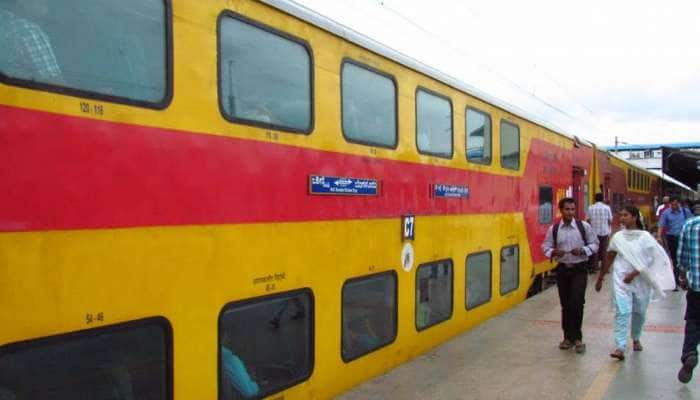 நீங்கள் மீண்டும் டபுள் டெக்கர் ரயிலில் பயணிக்கலாம்; இதோ ரயில்வேயின் புதிய அறிவுப்பு!! நீங்கள் மீண்டும் டபுள் டெக்கர் ரயிலில் பயணிக்கலாம்; இதோ ரயில்வேயின் புதிய அறிவுப்பு!!