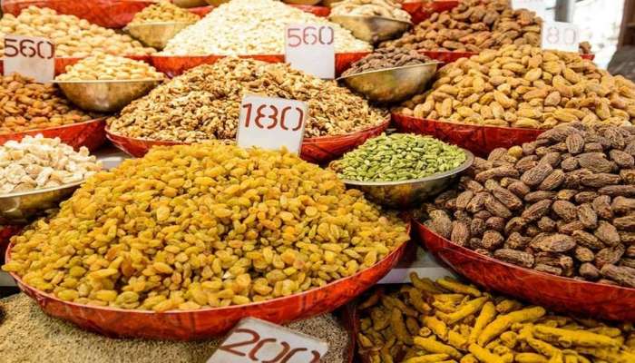 COVID impact: பண்டிகை காலத்திலும் தொடர்ந்து விலை குறையும் Dry Fruits, விலை விவரம் இதோ!! COVID impact: பண்டிகை காலத்திலும் தொடர்ந்து விலை குறையும் Dry Fruits, விலை விவரம் இதோ!!