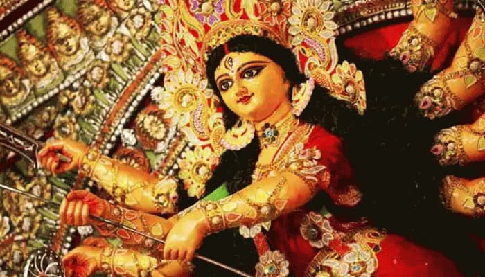 Navaratri Day 8 : எந்த கடவுளை வணங்குவது, எப்போது வணங்குவது?  title=