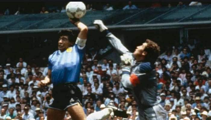 கடவுளின் கைக்கே திரும்பிச் சென்ற &#039;Hand of God&#039; Maradona, in pics