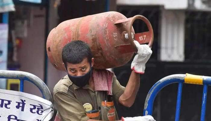 LPG Cylinder Rates: சமையல் எரிவாயு சிலிண்டர் விலை உயர்வு... புதிய விலை என்ன? title=