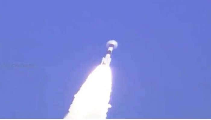 CMS-01 செயற்கைக்கோளை சுமந்தபடி விண்ணில் சீறிப்பாய்ந்தது PSLV-C50..!!!