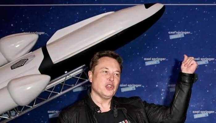 மக்களை விண்வெளி சுற்றுலாவுக்கு அனுப்ப தயாராகிறது Elon Musk-ன் SpaceX title=