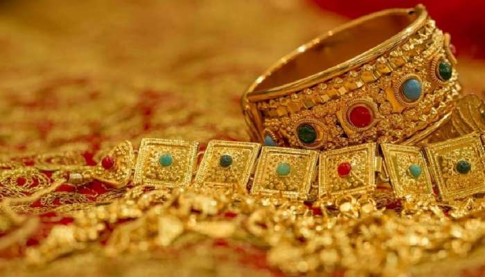 Gold Rate: தங்கத்தின் விலை ₹10,000 குறைந்துள்ளது; மேலும் குறையுமா..!!! title=