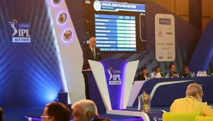 IPL Auction 2021: விறுவிறுப்பாய் செல்லும் IPL ஏலம், CSK-வுடன் இணைந்தார் மொயின் அலி title=