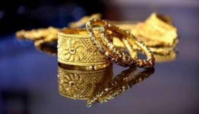 Gold / Silver Rates Today: பெரிய நகரங்களில் குறைந்தது தங்கத்தின் விலை, வெள்ளி விலை அதிகரிப்பு  title=