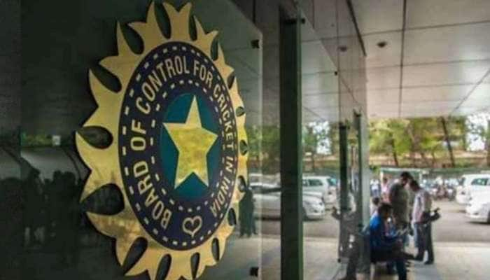 Shocking: அலைகழிக்கும் BCCI, கோவிட் சிகிச்சைக்கு வழியின்றி தவிக்கும் கிரிக்கெட் வீரர்   title=