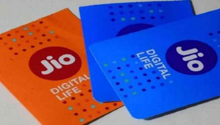 Jio வாடிக்கையாளர்கள் ரீசார்ஜ் செய்யாமல் மாதம் 300 நிமிடம் இலவசமாக பேசிக் கொள்ளலாம் title=