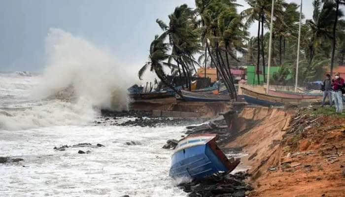 டவ்-தே புயல்: 5600 படகுகள் பாதுகாப்பாக திரும்ப நடவடிக்கை; கடலோர காவல்படை தகவல்